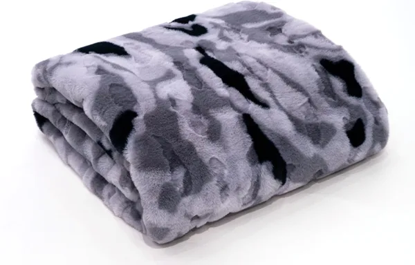 Tie-dyed rabbit wool blanket