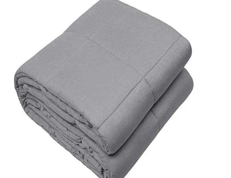 How to Use a Weighted Blanket in the Summer
