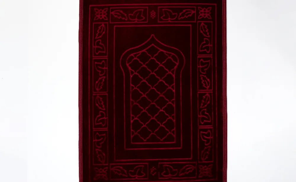 Stain-Resistant Prayer Rug